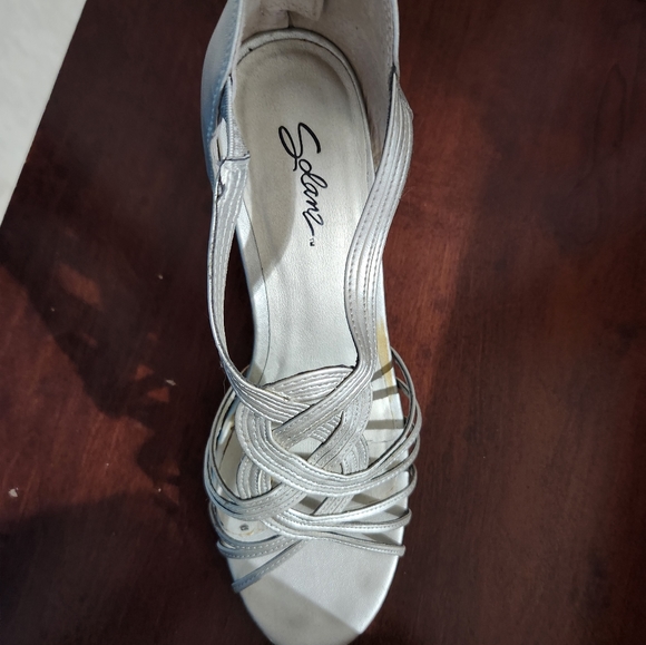 Heels - Picture 2 of 4